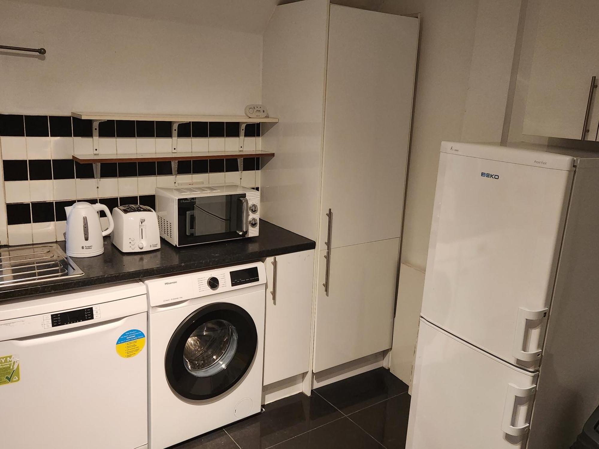 Flat With Work Station, Monitor, Smart Tv & Netflix Appartement Londen Buitenkant foto