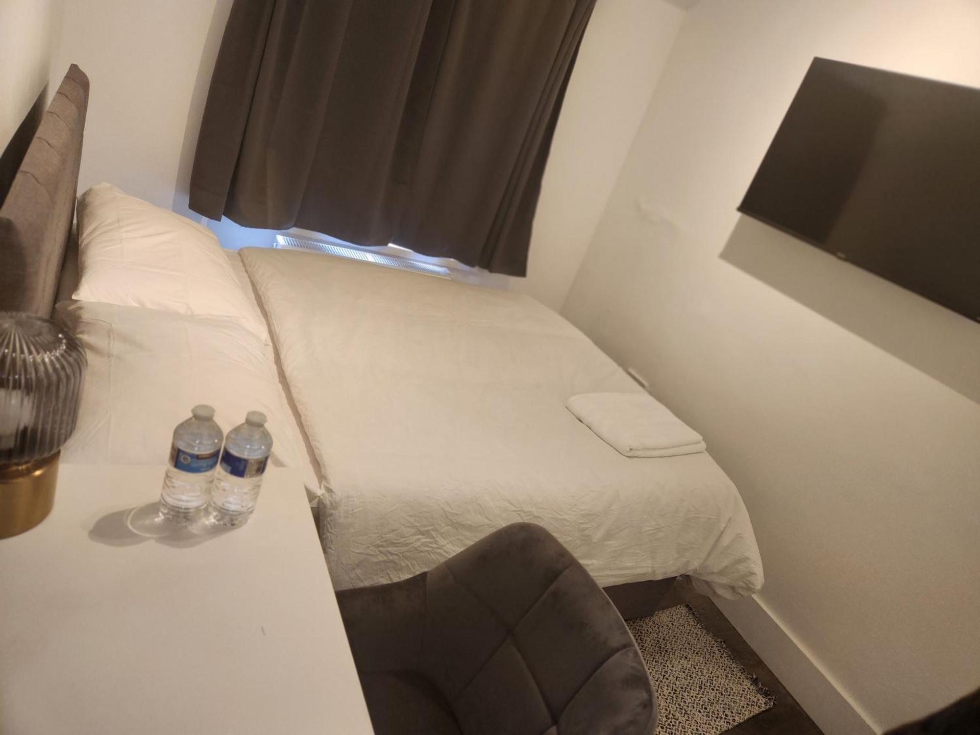 Flat With Work Station, Monitor, Smart Tv & Netflix Appartement Londen Buitenkant foto