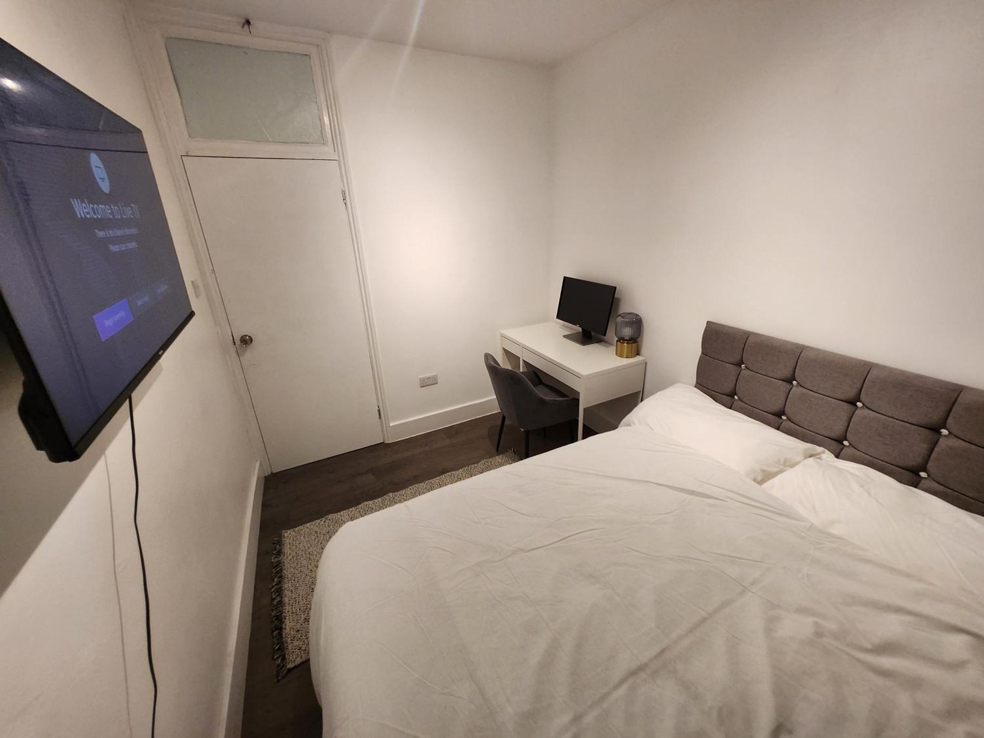 Flat With Work Station, Monitor, Smart Tv & Netflix Appartement Londen Buitenkant foto