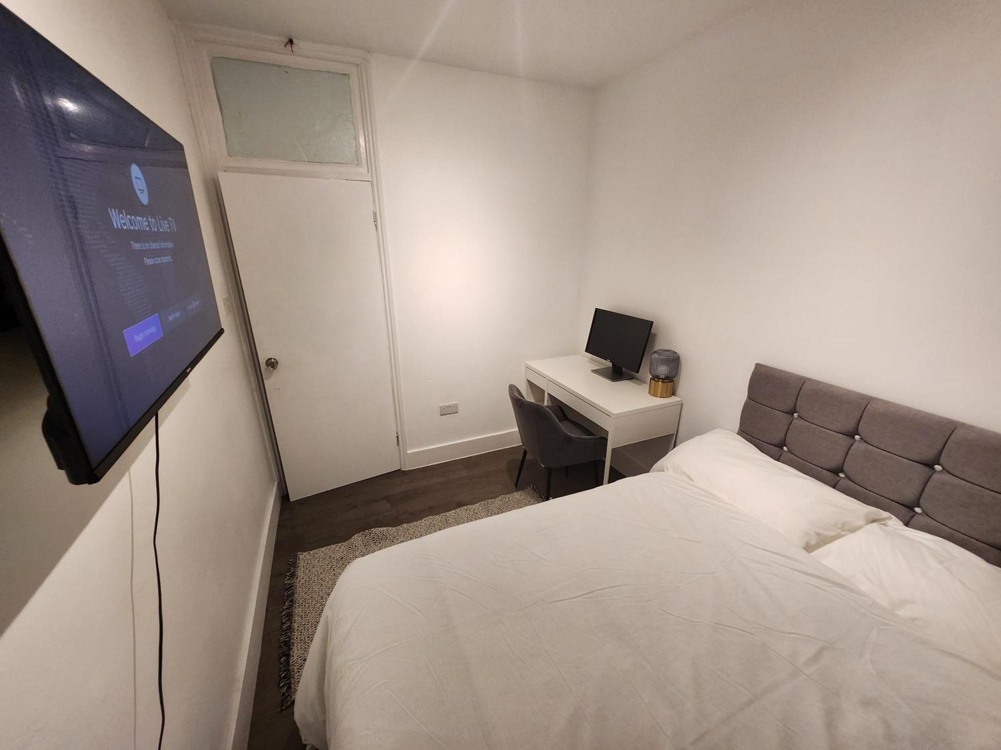Flat With Work Station, Monitor, Smart Tv & Netflix Appartement Londen Buitenkant foto