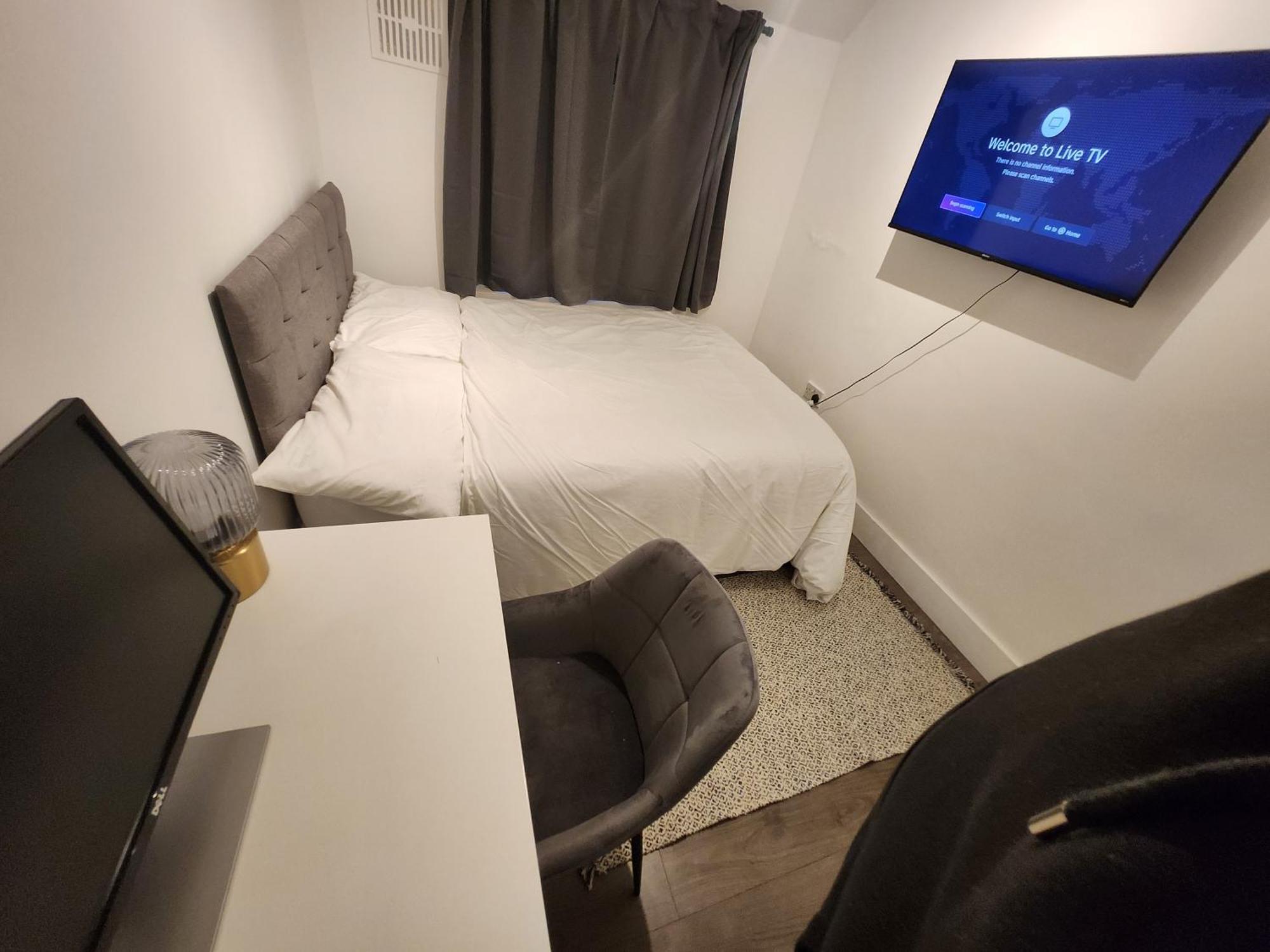Flat With Work Station, Monitor, Smart Tv & Netflix Appartement Londen Buitenkant foto