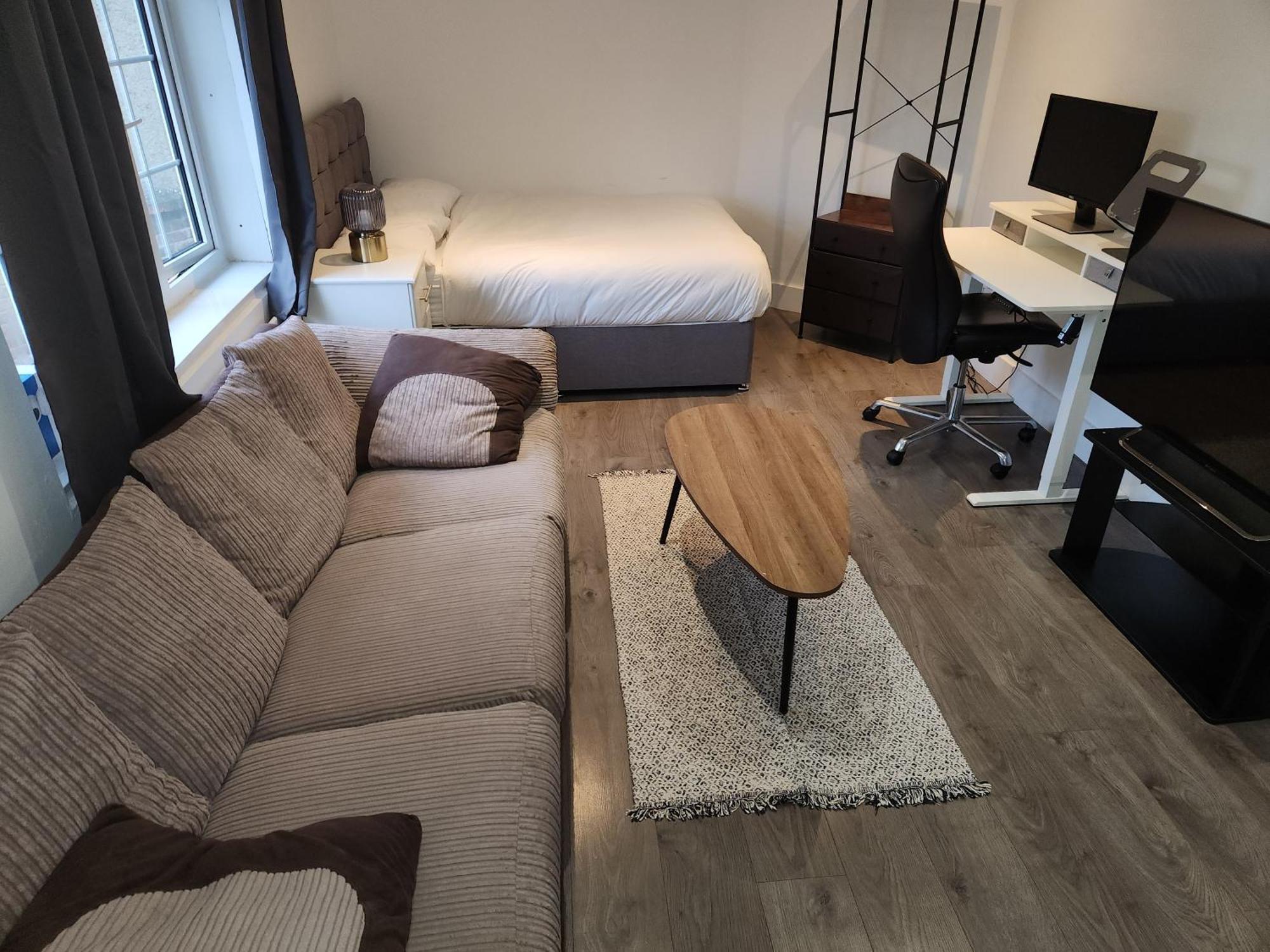 Flat With Work Station, Monitor, Smart Tv & Netflix Appartement Londen Buitenkant foto