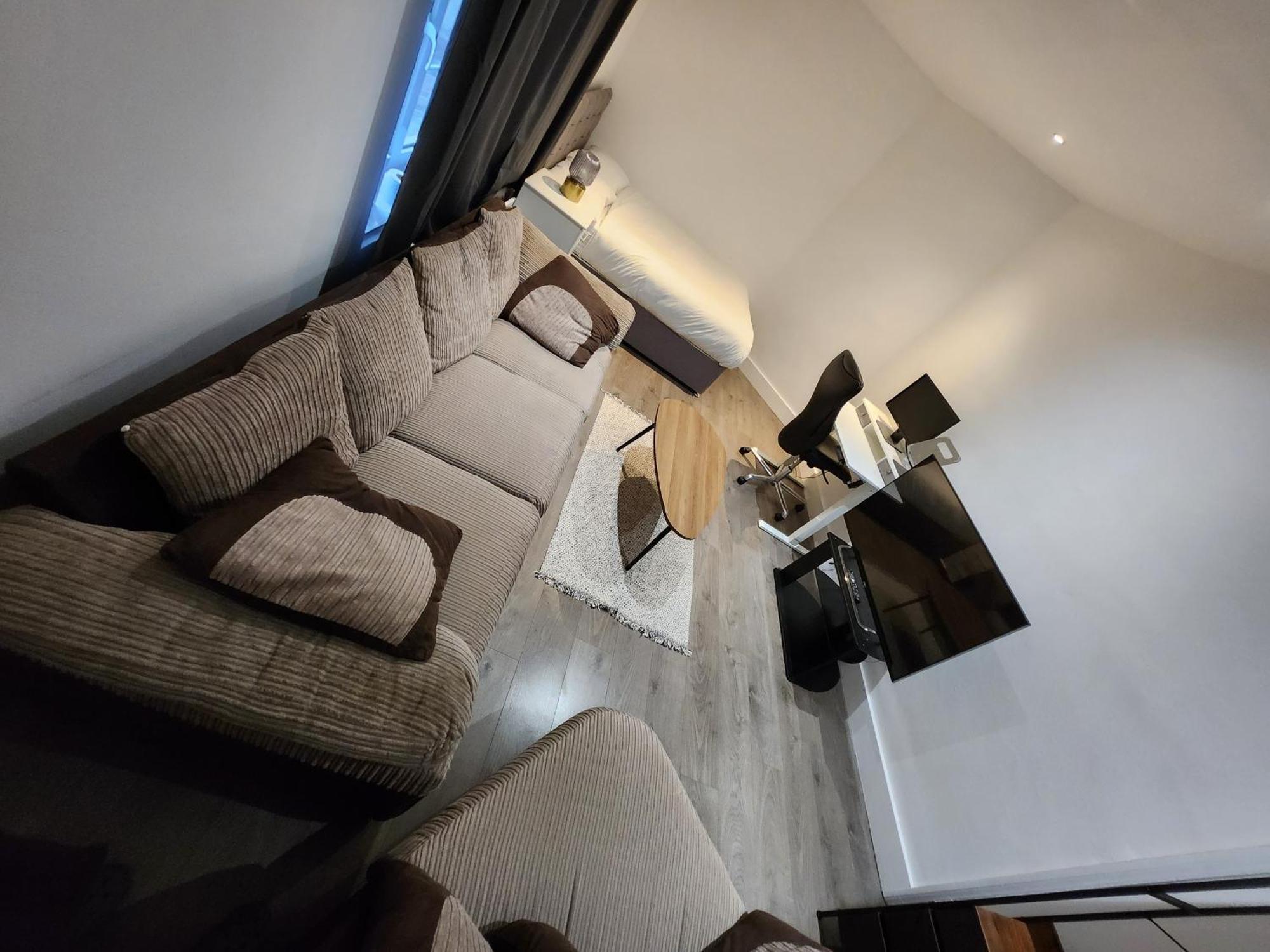 Flat With Work Station, Monitor, Smart Tv & Netflix Appartement Londen Buitenkant foto
